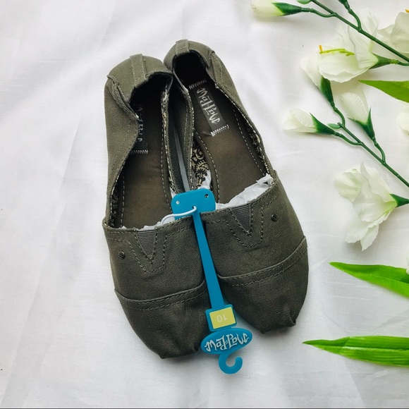 mad love lydia canvas shoes